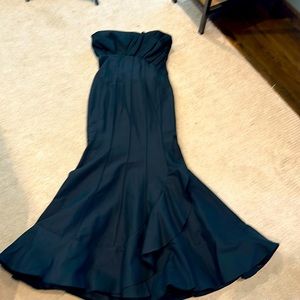 Kay Unger - Black Classic Silk File Material - Mermaid Style Ball Gown - size 6